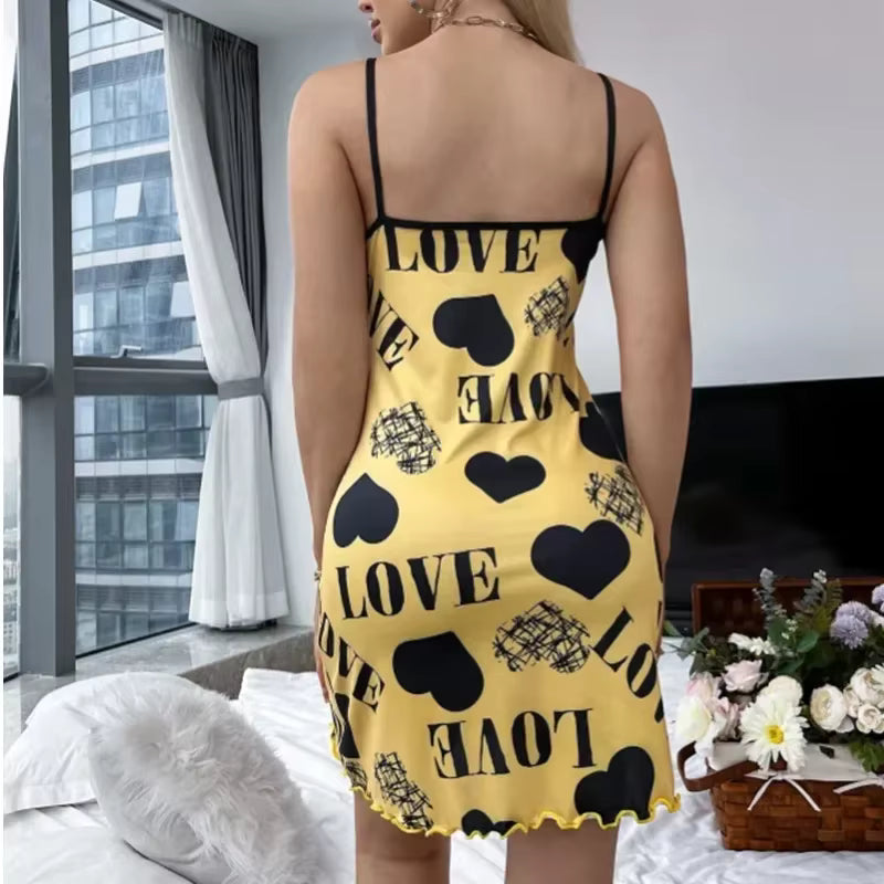 Pijamas con estampado bonito de dibujos animados de amor