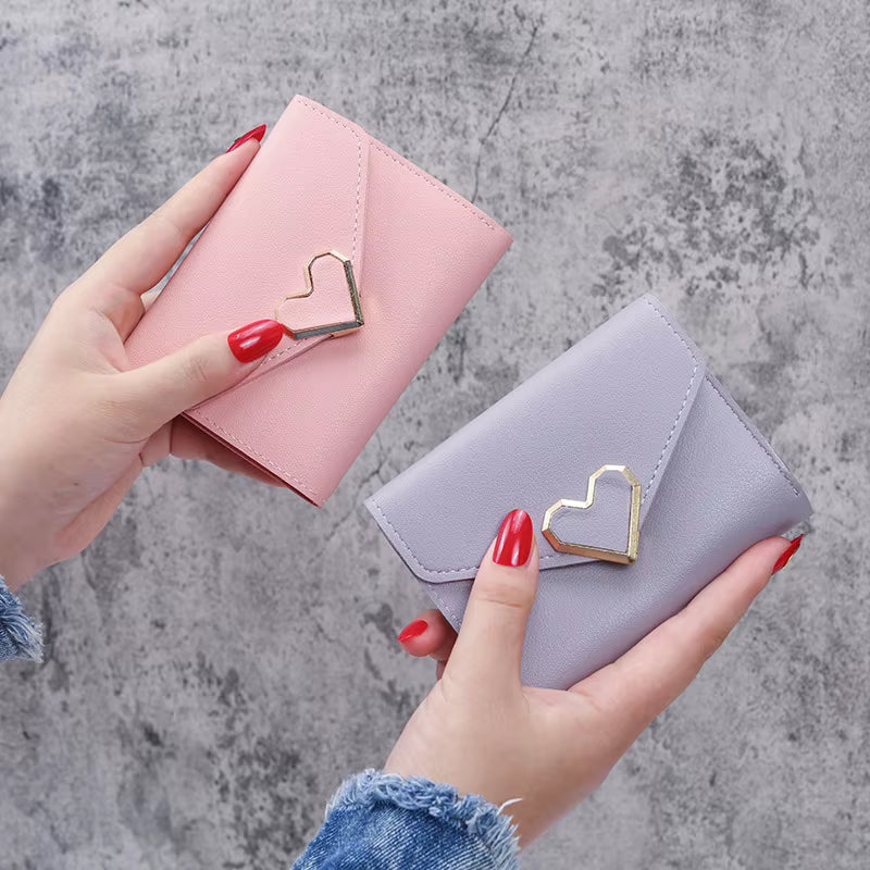 Cartera corta con cerrojo de corazón para mujer,